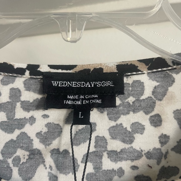 Cute top - Picture 2 of 4